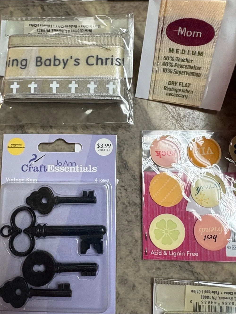 Scrapbooking Labels & Embellishments - lot 58